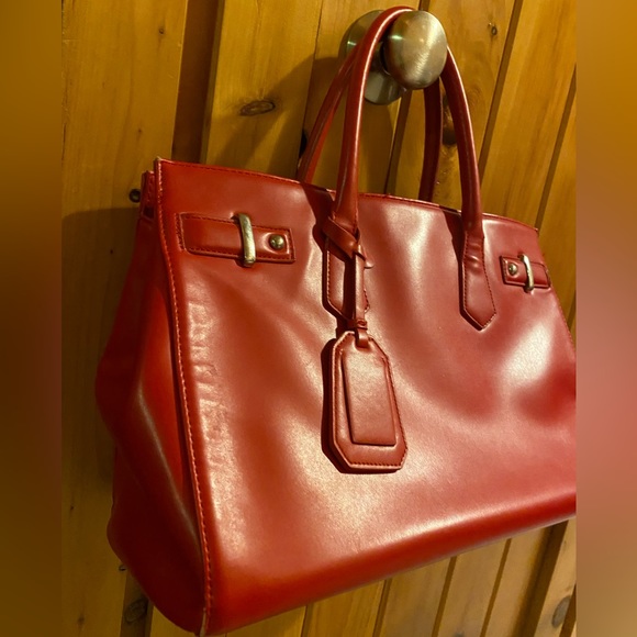 Express Women’s Red Purse with Spacious Sections - Picture 13 of 13